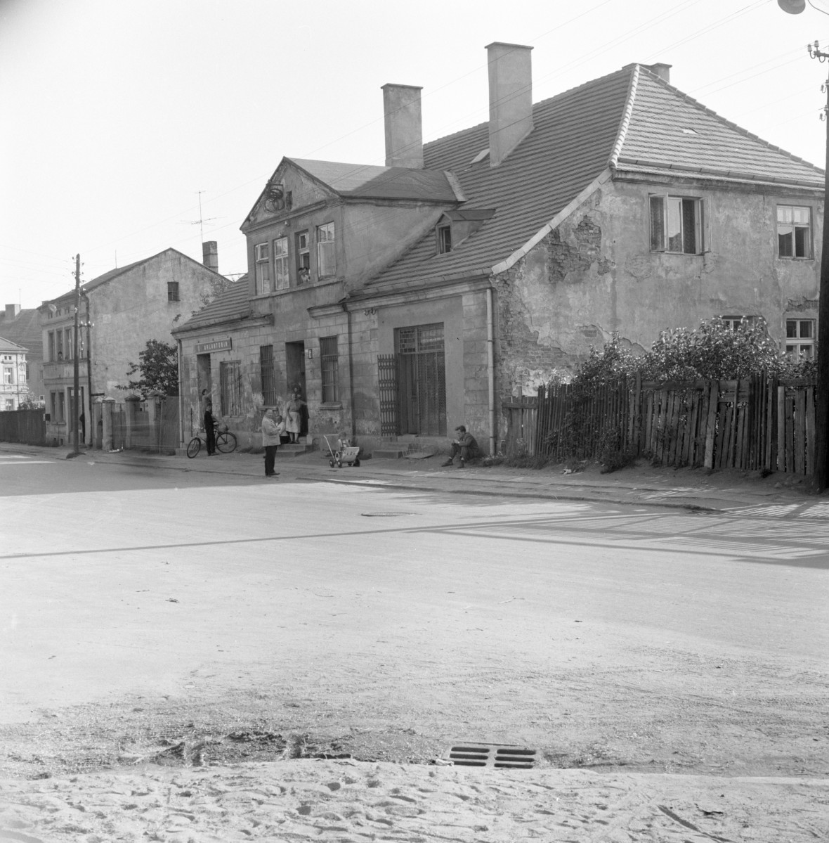 dom - elewacja frontowa, skan 1