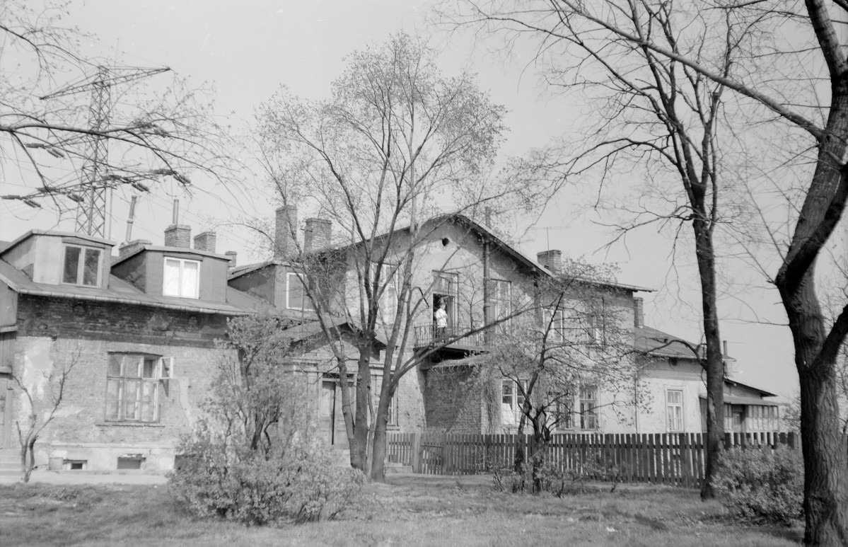 Dom mieszkalny. Widok ogólny. Elewacja boczna., skan 1