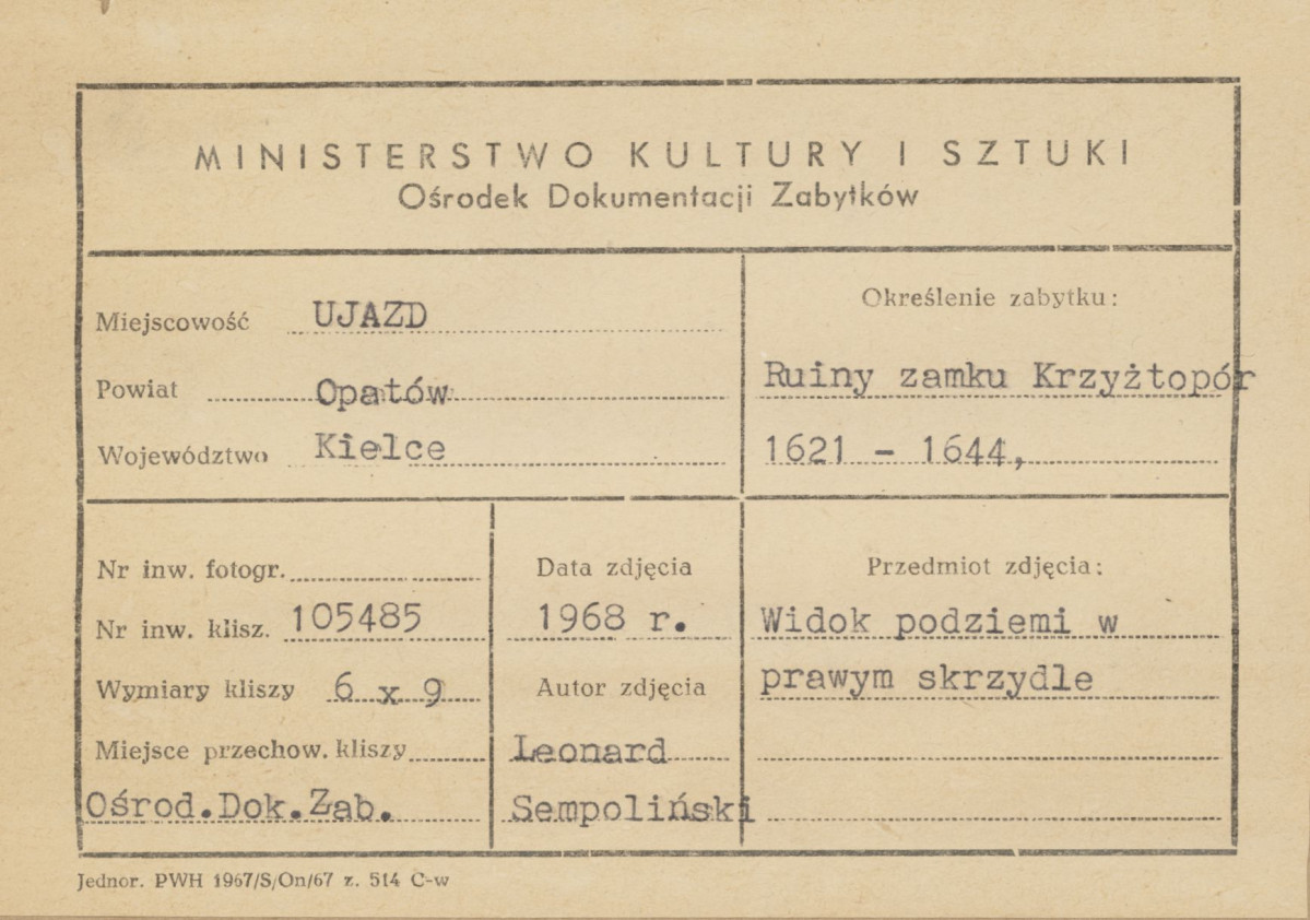 Ruiny zamku  Krzyżtopór  -  widok na podziemia - metryczka, skan 1