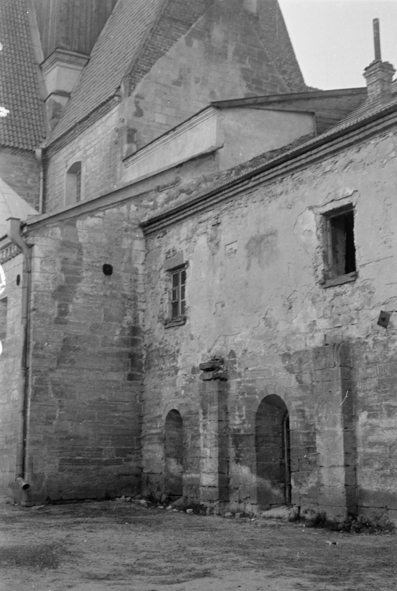 klasztor oo. Cystersów - elewacja boczna, skan 1