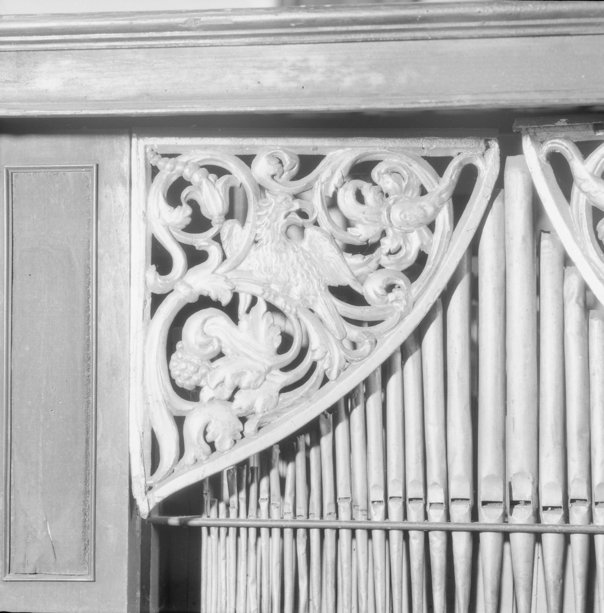 Klasztor ss. Klarysek - większy pozytyw szkatulny, detale obudowy, skan 1