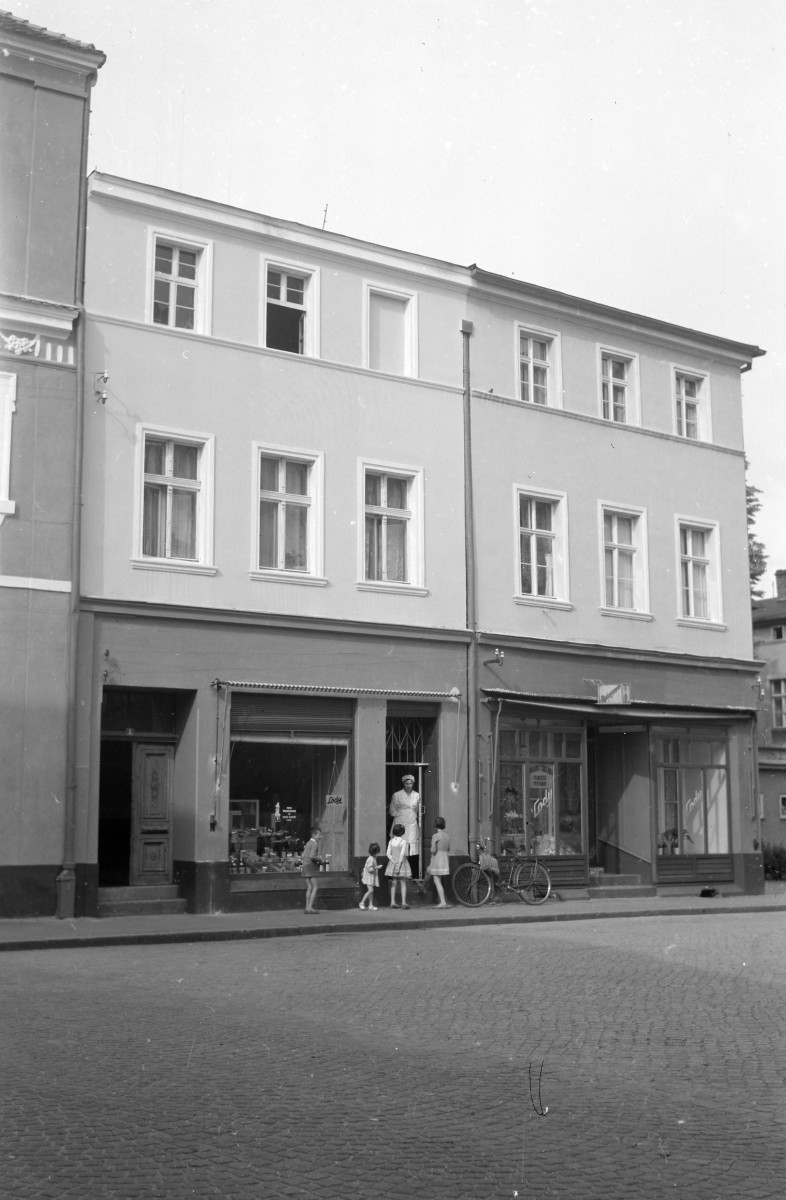 kamienica - pierzeja rynku, skan 1