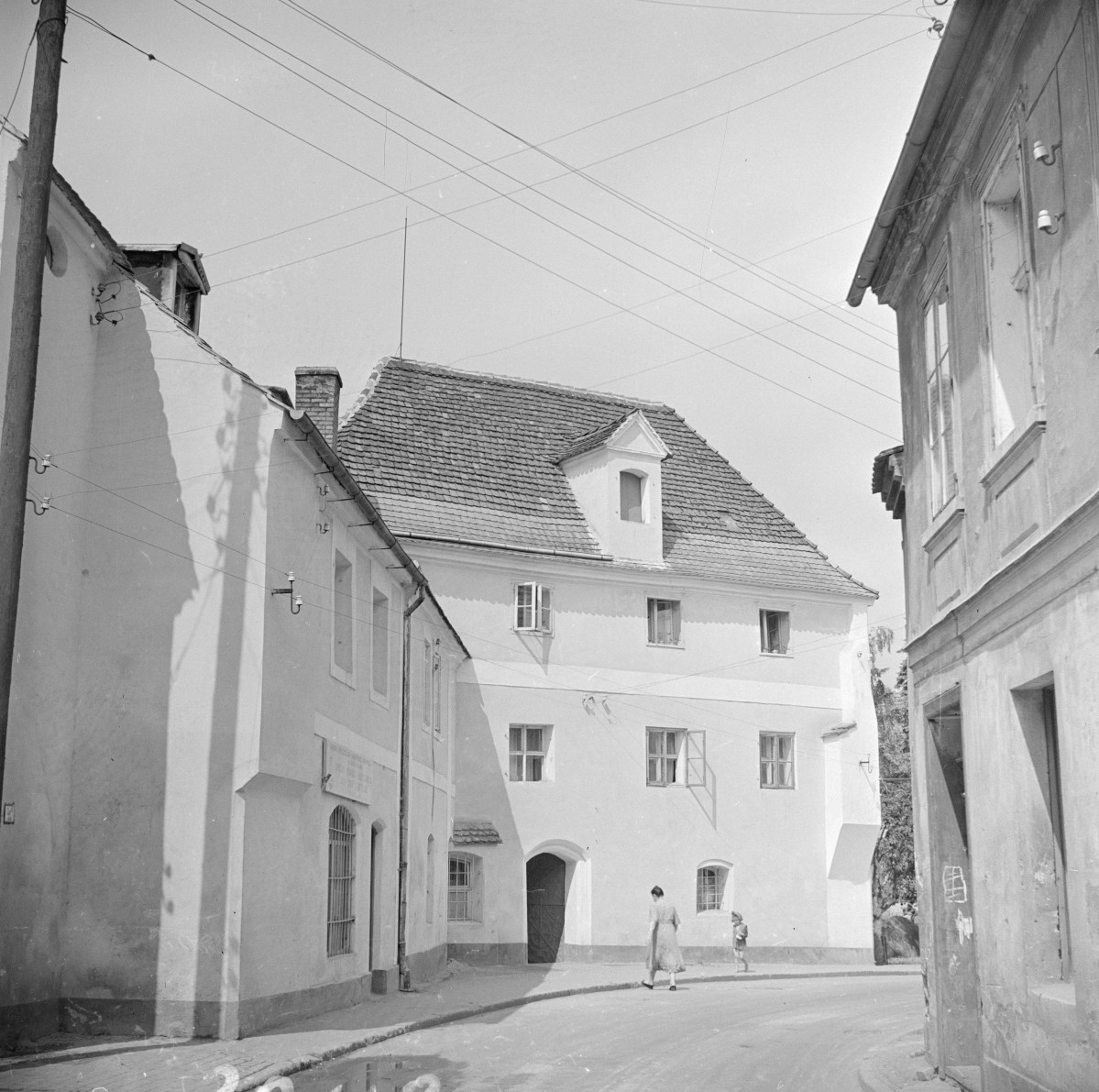 kamienica - zaułek - elewacja, skan 1