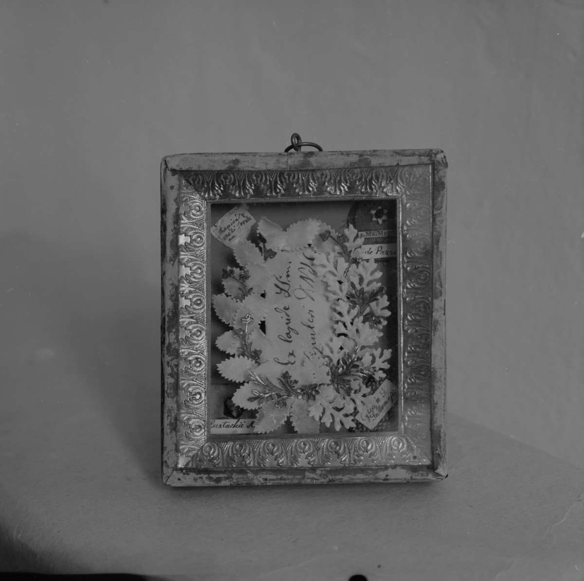 klasztor ss. Mniszek Benedyktynek - zbiory - relikwiarz z XVIII / XIX wieku, skan 1