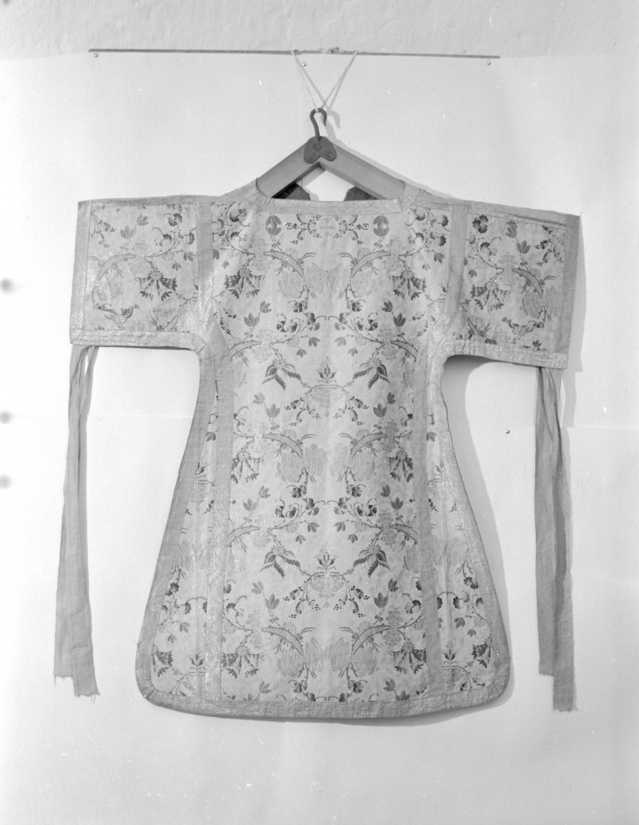 klasztor Benedyktynek - zbiory - dalmatyka, skan 1