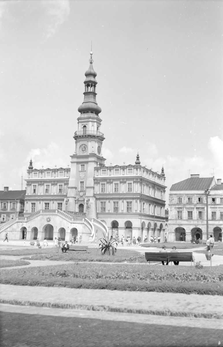 ratusz - elewacja frontowa, skan 1