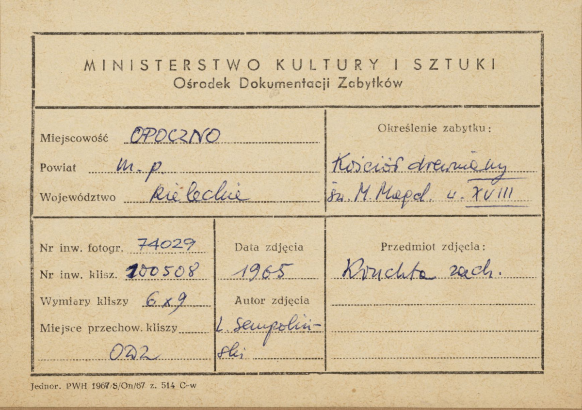 Kościół cmentarny - drewniany, widok na elewację zach. z kruchtą - metryczka

 , skan 1