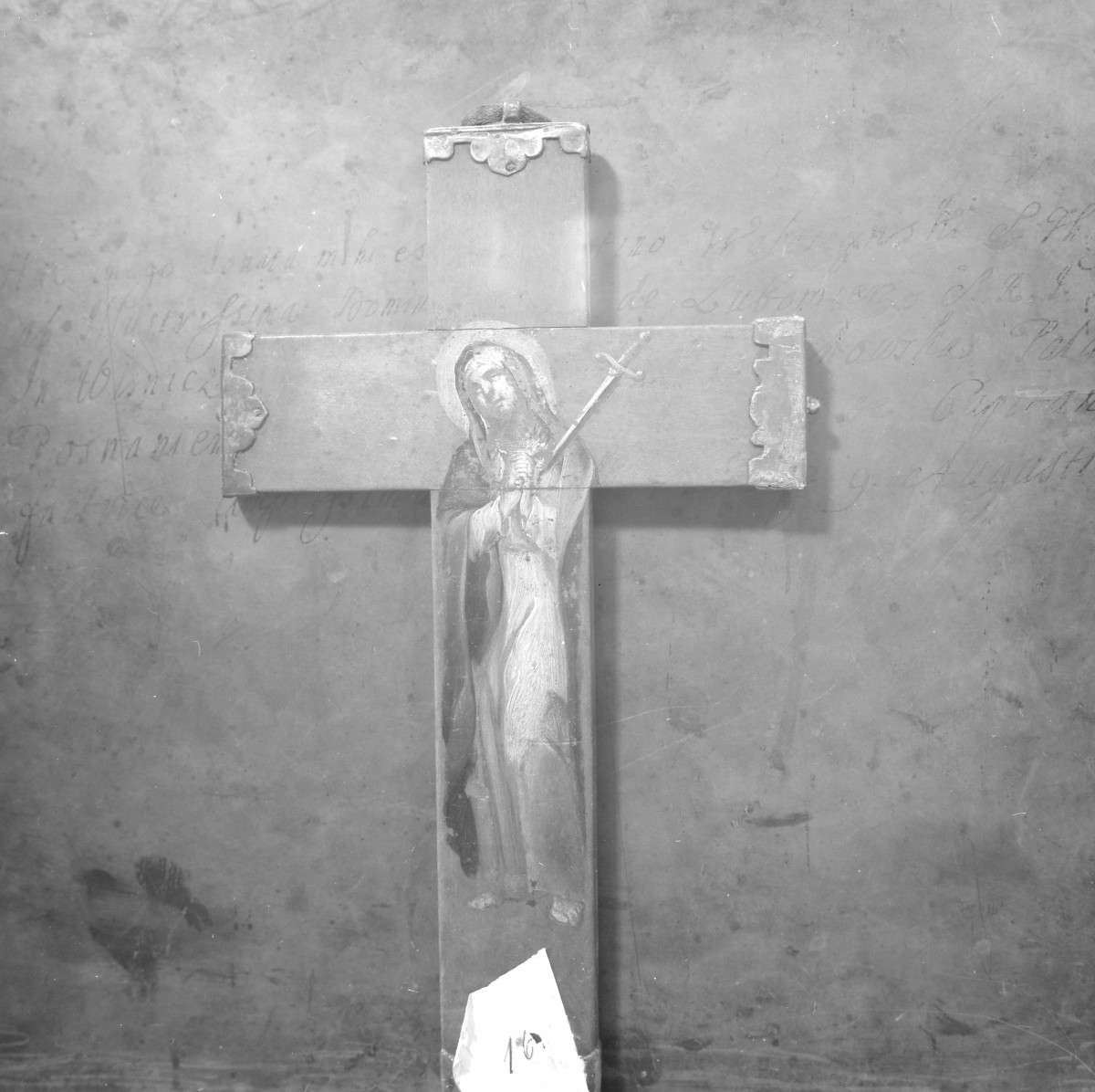 klasztor ss. Mniszek Benedyktynek - zbiory - krzyż podr. - awers - MB Bolesna z XVIII w., skan 1