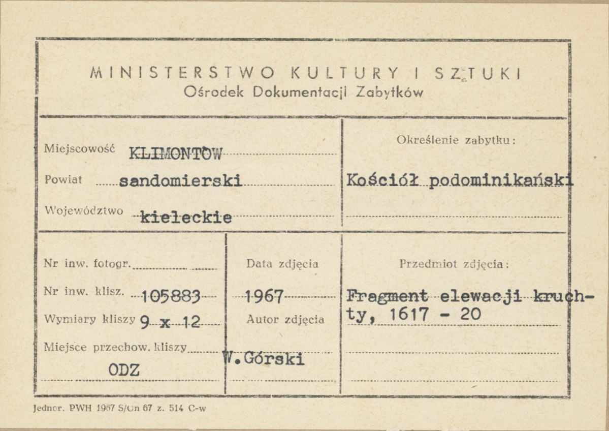 Zespół klasztorny - fragment elewacji przedsionka przy zach. fasadzie kościoła - metryczka, skan 1