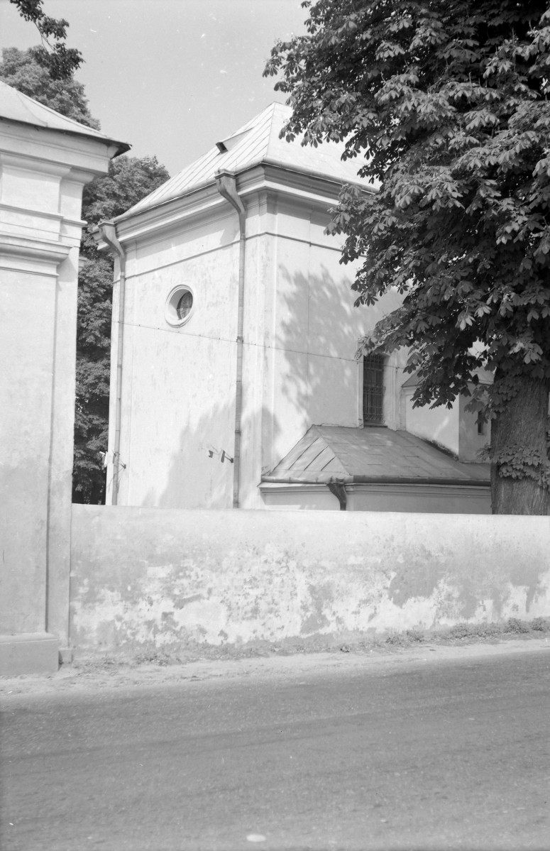kościół pw. św. Józefa Oblubieńca - elewacja południowa - prezbiterium - fragment, skan 1