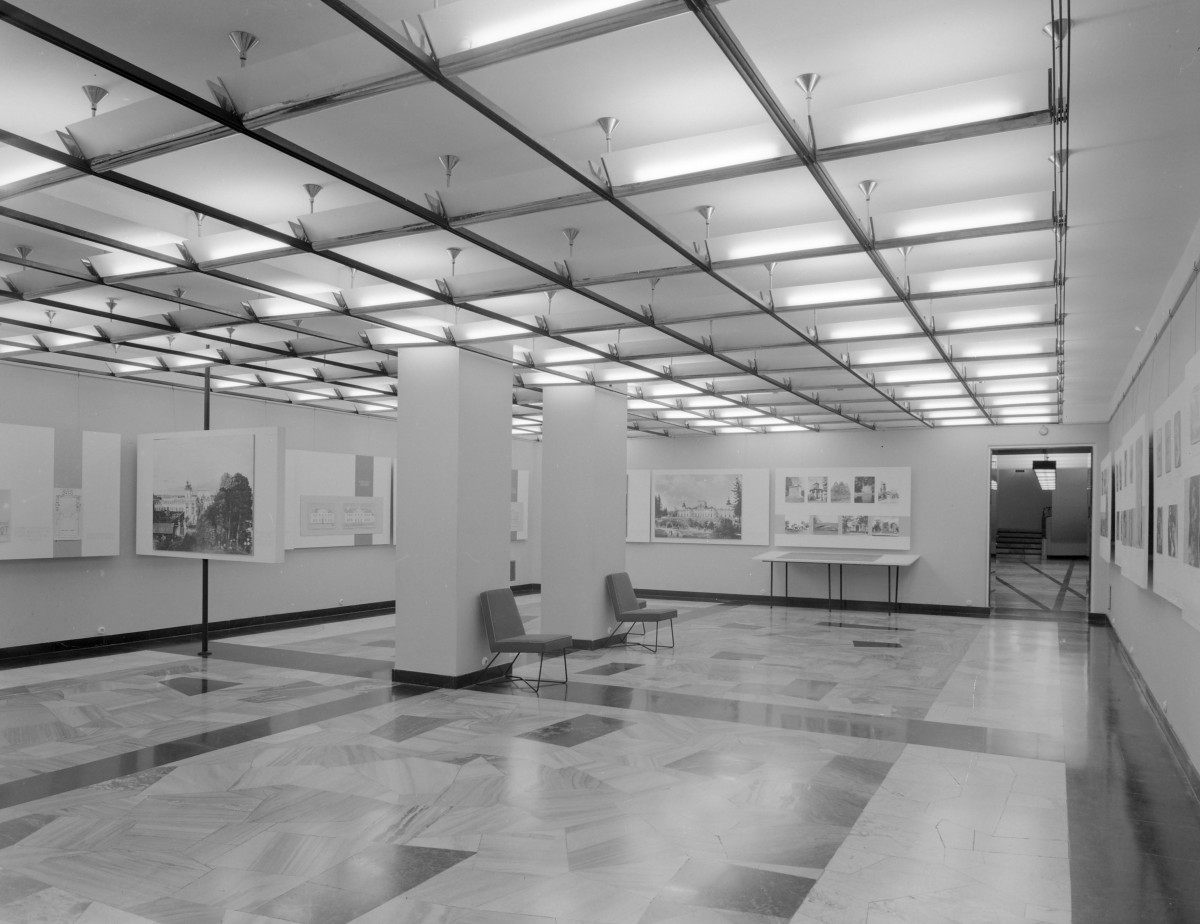 założenie pałacowo-ogrodowe - wnętrze: skrzydło prawe, piwnice (nowe) - sala histroyczna (wystawowa), skan 1