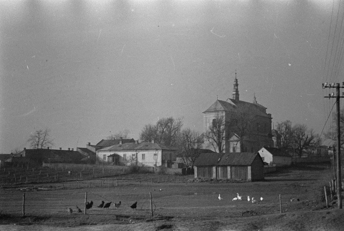 kościół pw. Niepokalanego Poczęcia Najświętszej Maryi Panny - elewacja wschodnia , skan 1