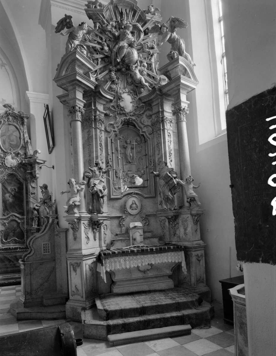 podominikański kościół pw. Najświętszej Marii Panny i św. Jacka - wnętrze: ołtarz boczny prawy, skan 1
