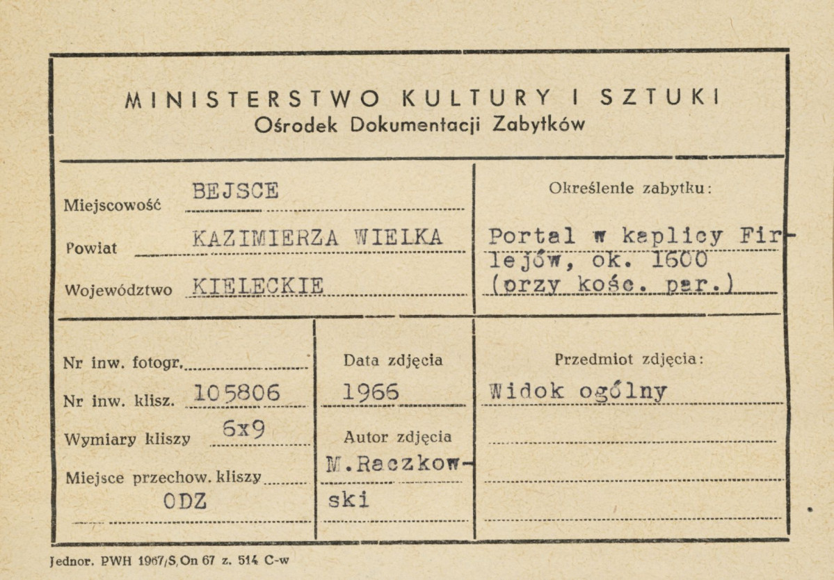 widok portalu Kaplicy Firlejów - metryczka, skan 1