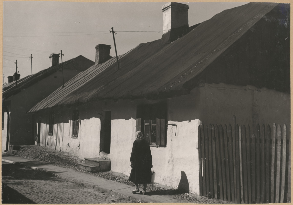 Miasto -  widok ogólny domu 

 , skan 1