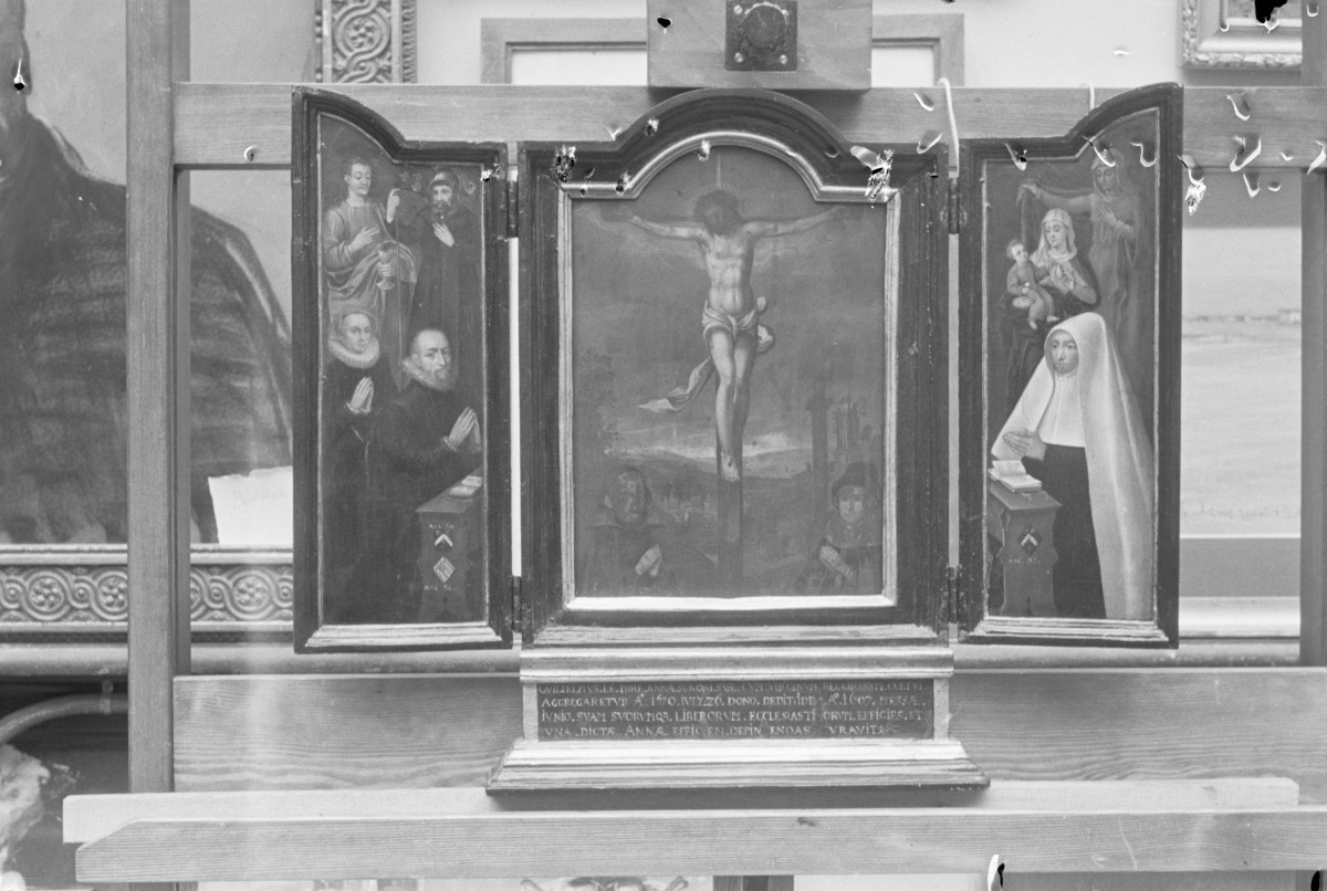 Muzeum Pomorskie w Gdańsku - autor nieznany "Tryptyk ukrzyżowanie" z 1607 r. otwarty, skan 1