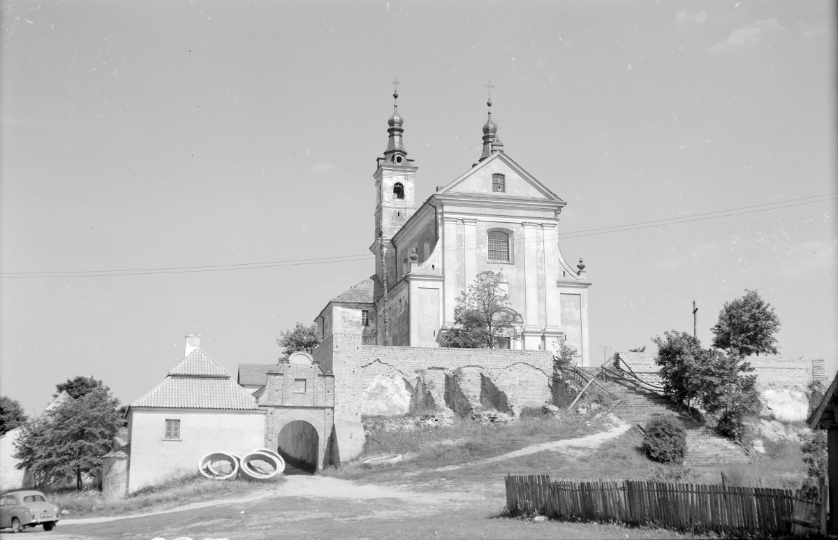 Kościół Niepokalanego Poczęcia Najświętszej Maryi Panny - widok ogólny, skan 1