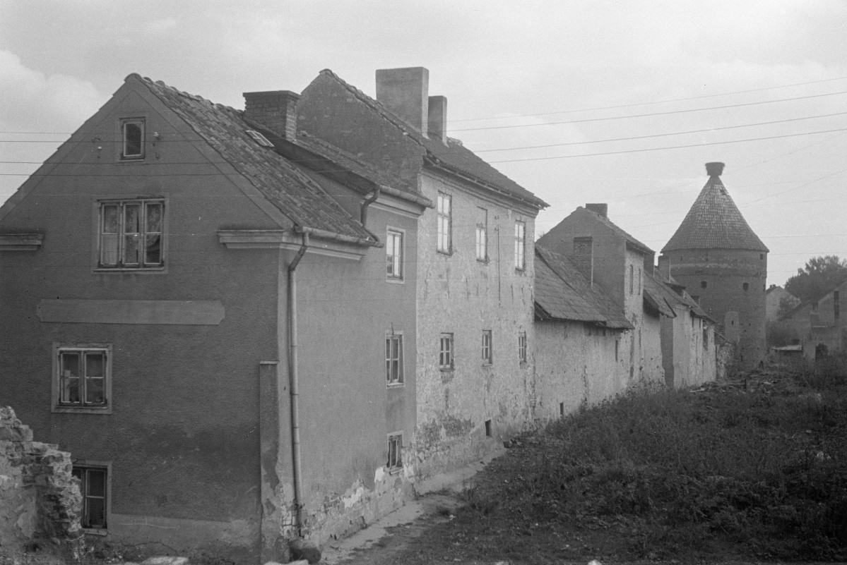 kamienice przy murach, baszta - elewacje południowo-zachodnie, skan 1
