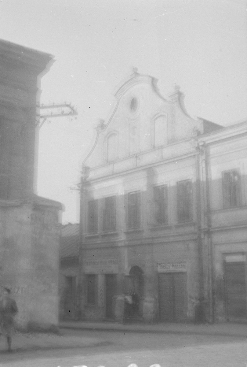 kamienica - elewacja frontowa, skan 1