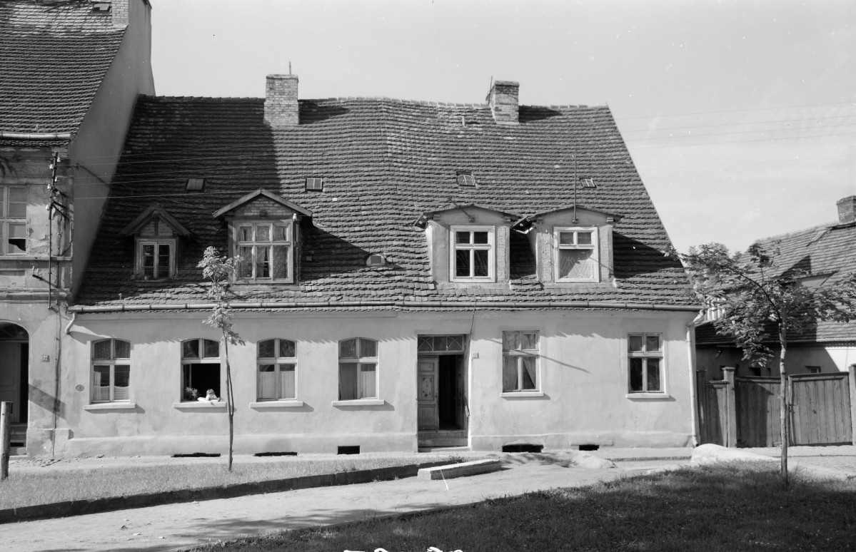 dom - elewacja , skan 1