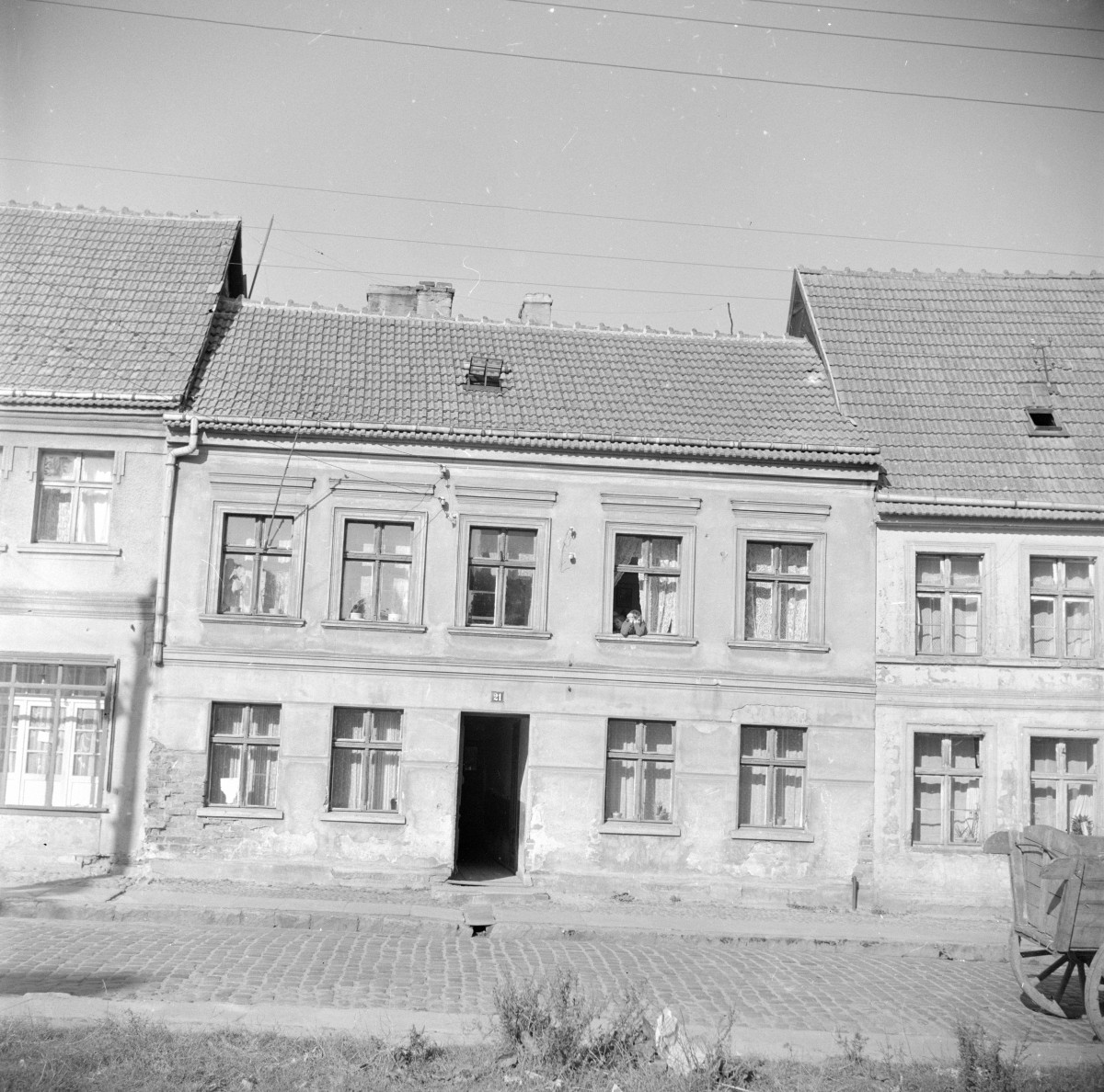kamienica - elewacja frontowa, skan 1