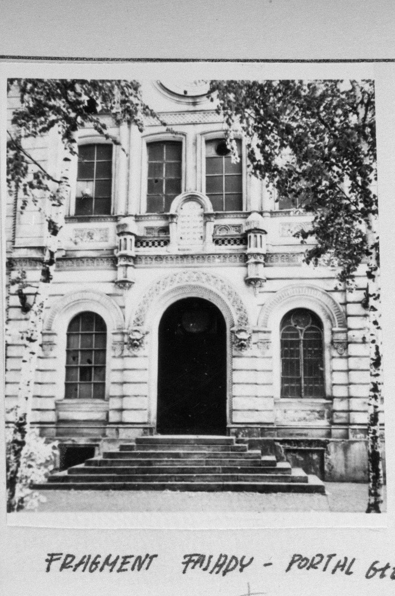 Synagoga im. Zalmana i Rywki Małżonków Nożyków - elewacja frontowa - portal główny, skan 1