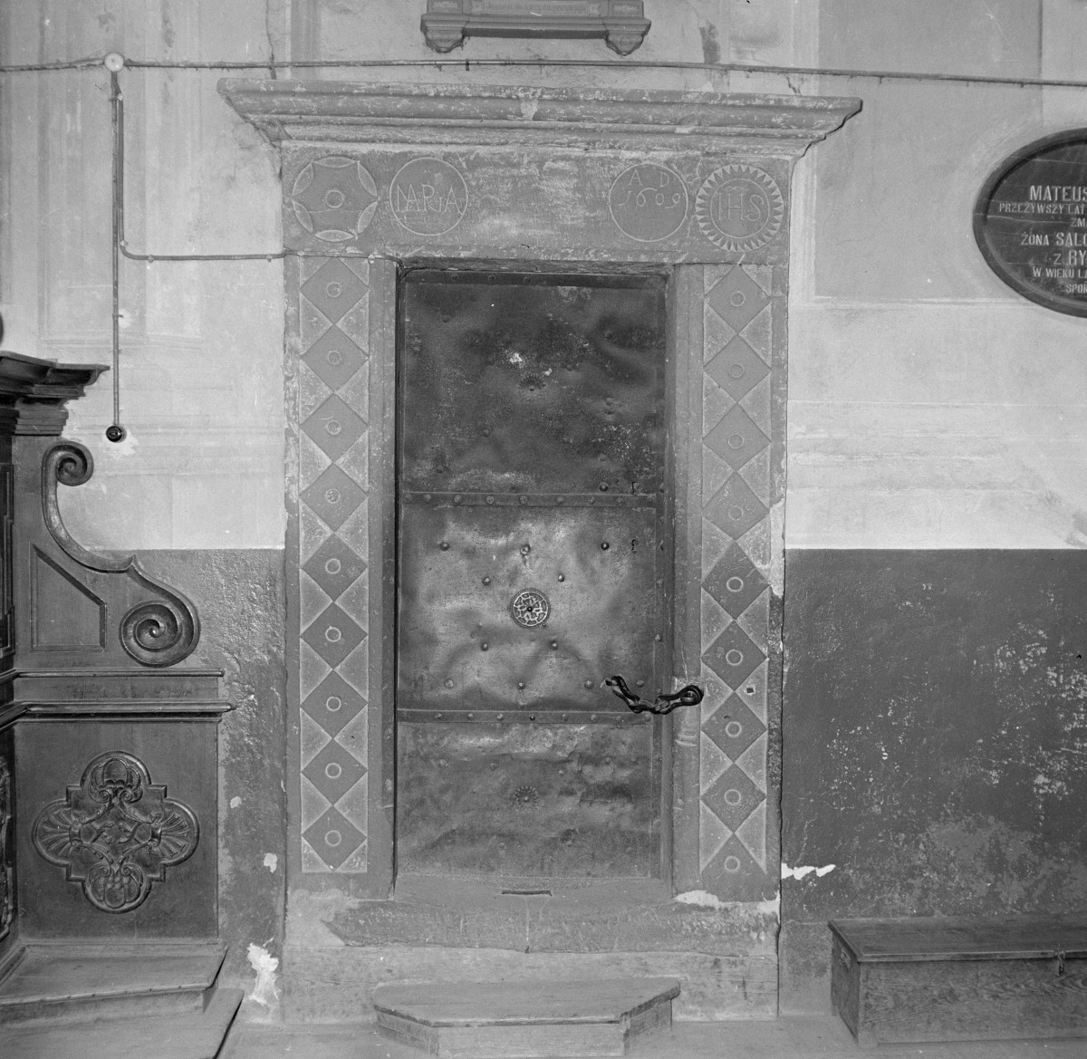 kolegiata św. Marcina - portal, skan 1