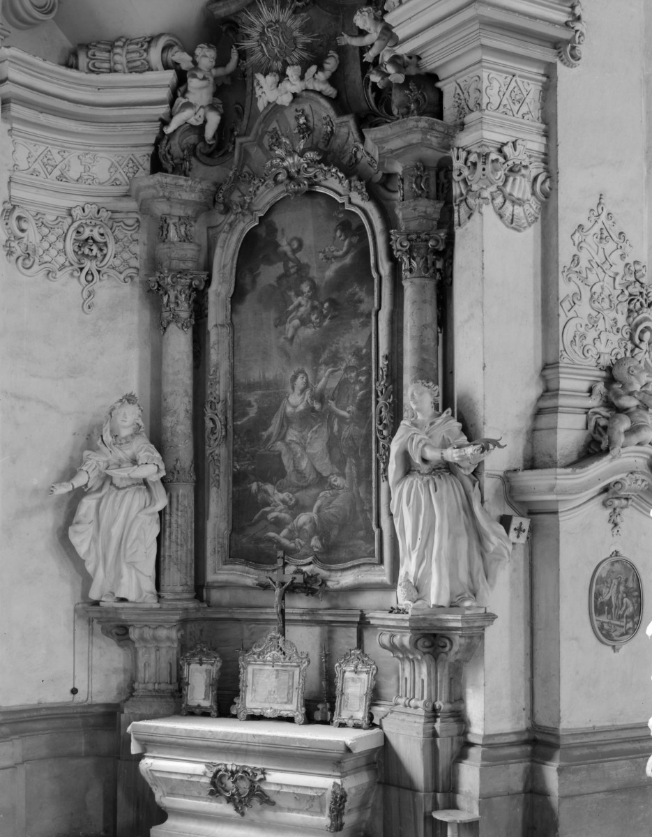 kościół, ob. parafialny pw. Wniebowzięcia Najświętszej Marii Panny - wnętrze: ołtarz boczny lewy, skan 1
