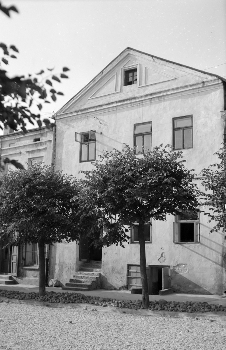 pl. Kościuszki, dawny Rynek nr: 7  - elewacja frontowa, skan 1