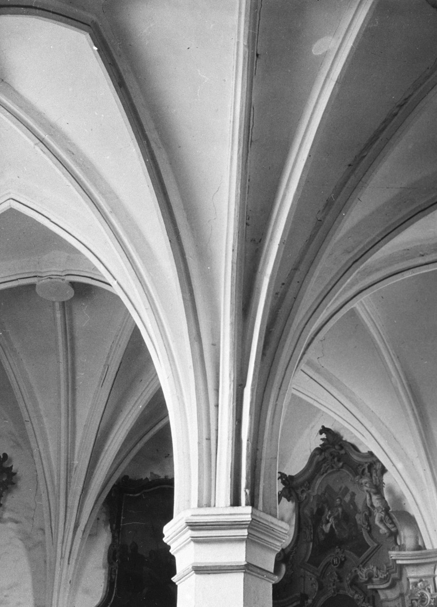 opactwo Cystersów - kościół pw. Wniebowzięcia Najświętszej Maryii Panny i św. Jana Chrzciciela - wnętrze - nawa boczna - kaplica - sklepienie, skan 1