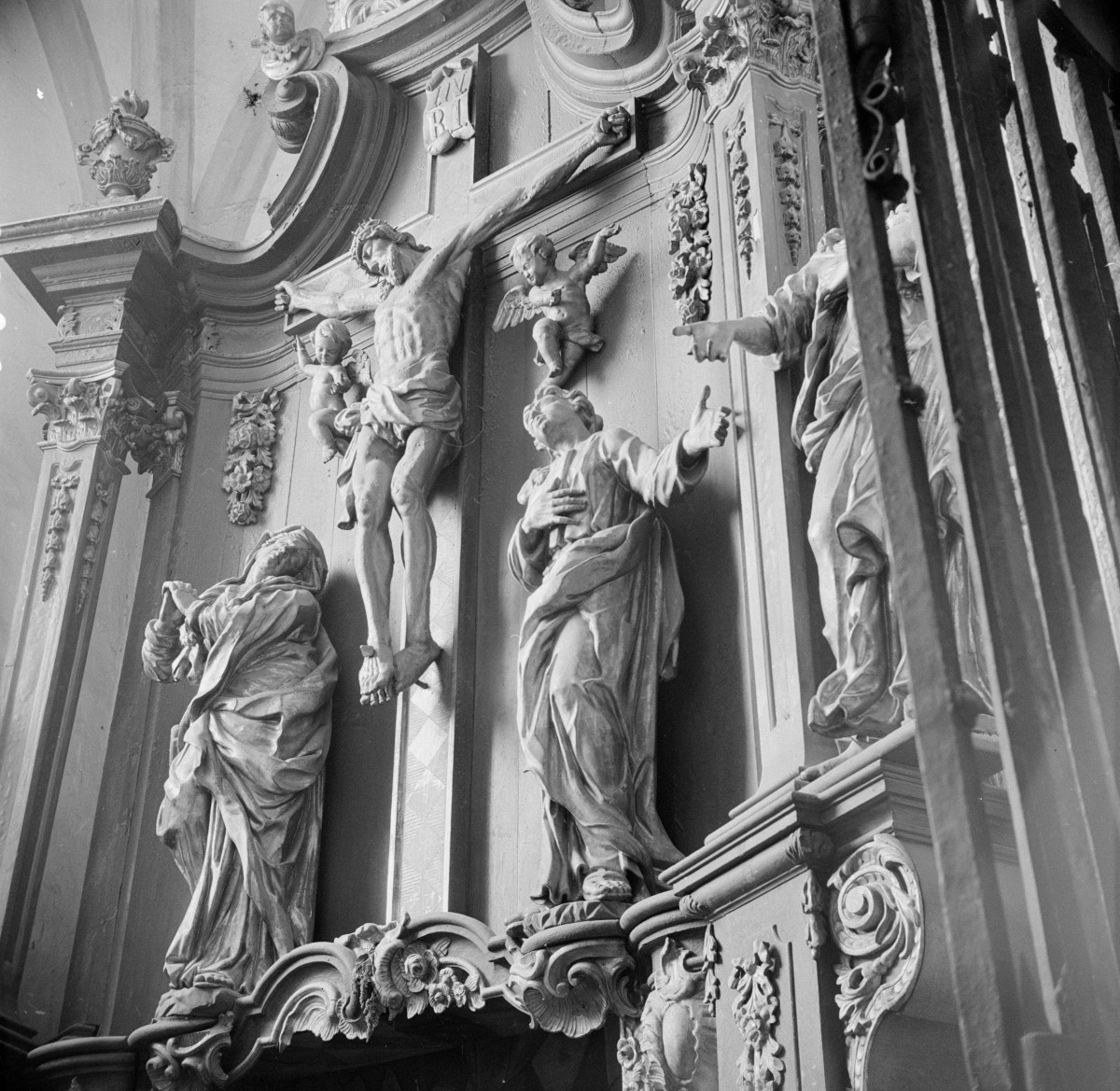 bazylika św. Jakuba i św. Agnieszki - ołtarz, ukrzyżowanie, skan 1