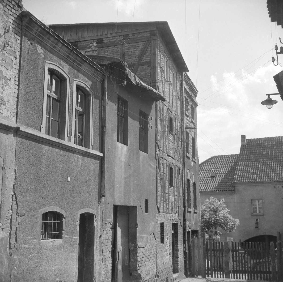 Kamienica z elewacją szachulcową, skan 1