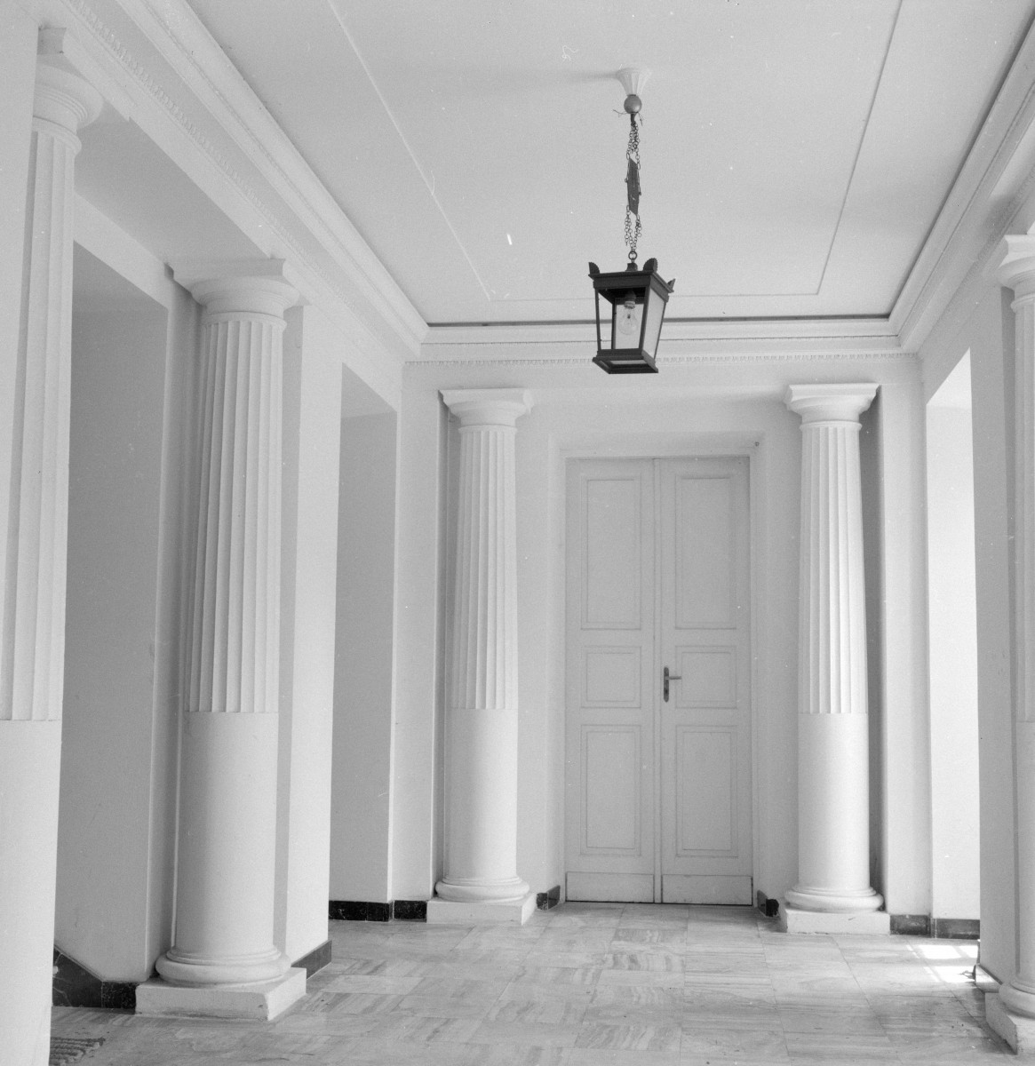 pałac Sobolewskich - wnętrze - hall, skan 1