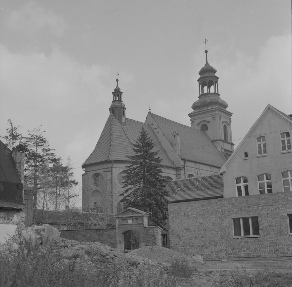 kościół pod wezwaniem św. Józefa - widok ogólny, skan 1