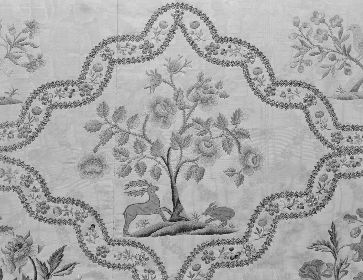 Kościół pw. Wniebowzięcia NMP i Świętego Józefa - antepediumm białe, nadruk drzewo, 2 połowa XVIII wieku., skan 1