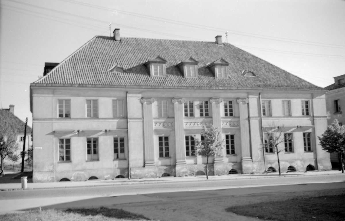 Loża masońska - elewacj frontowa., skan 1