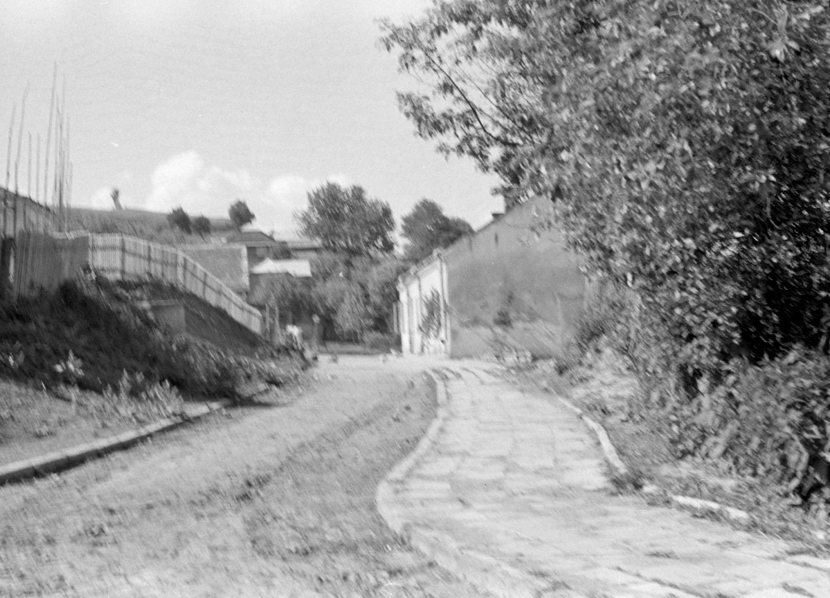 ulica w południowo-wschodniego narożnika rynku, skan 1