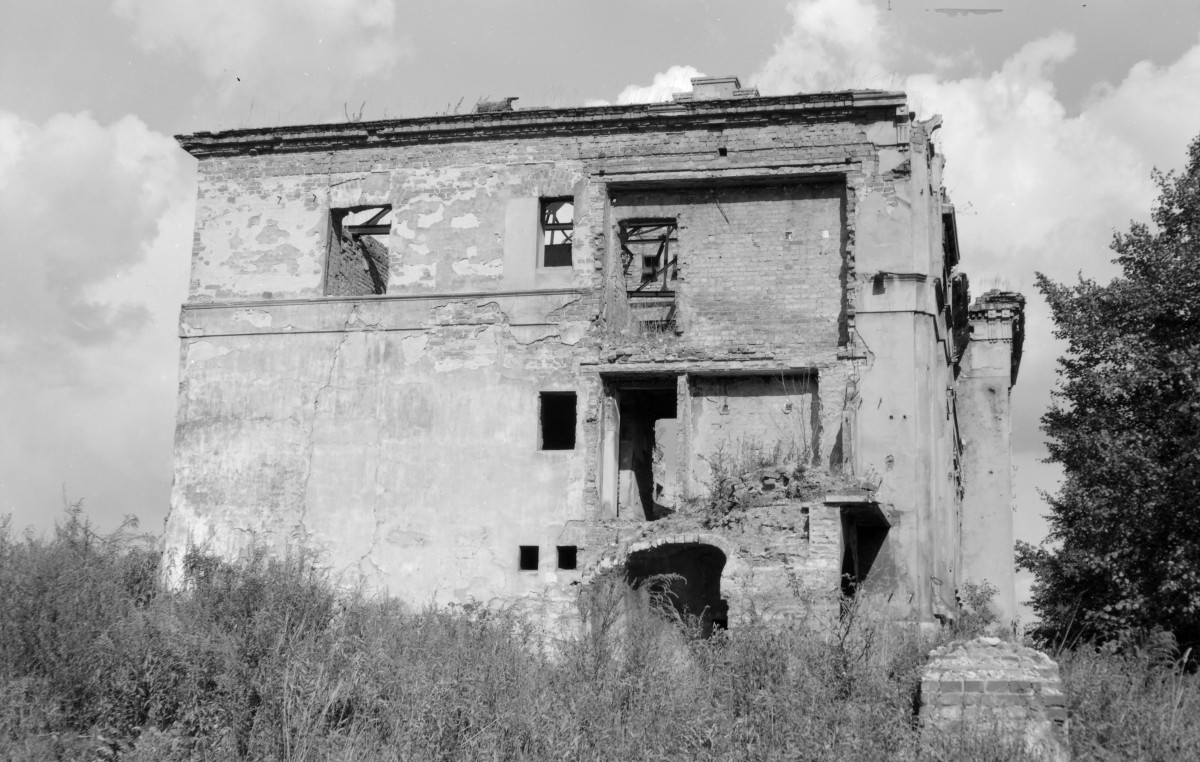elewacja ruin teatru im. Andreasa Gryphiusa, skan 1