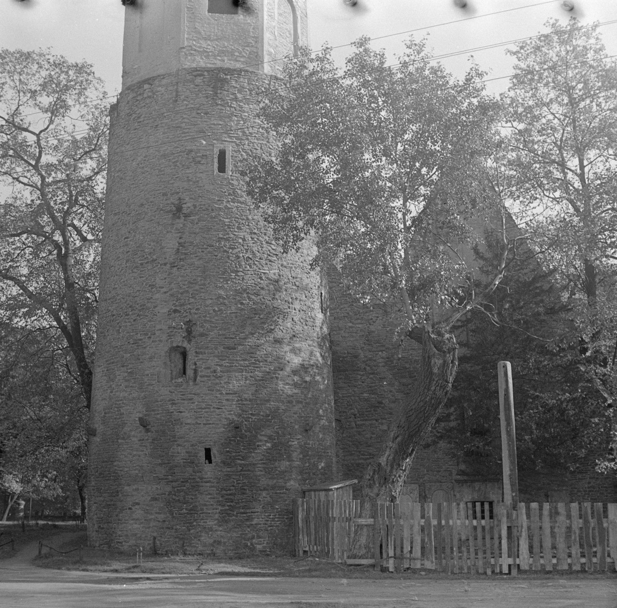kościół pw. św. Gotarda /rotunda/ - elewacja zachodnia, skan 1