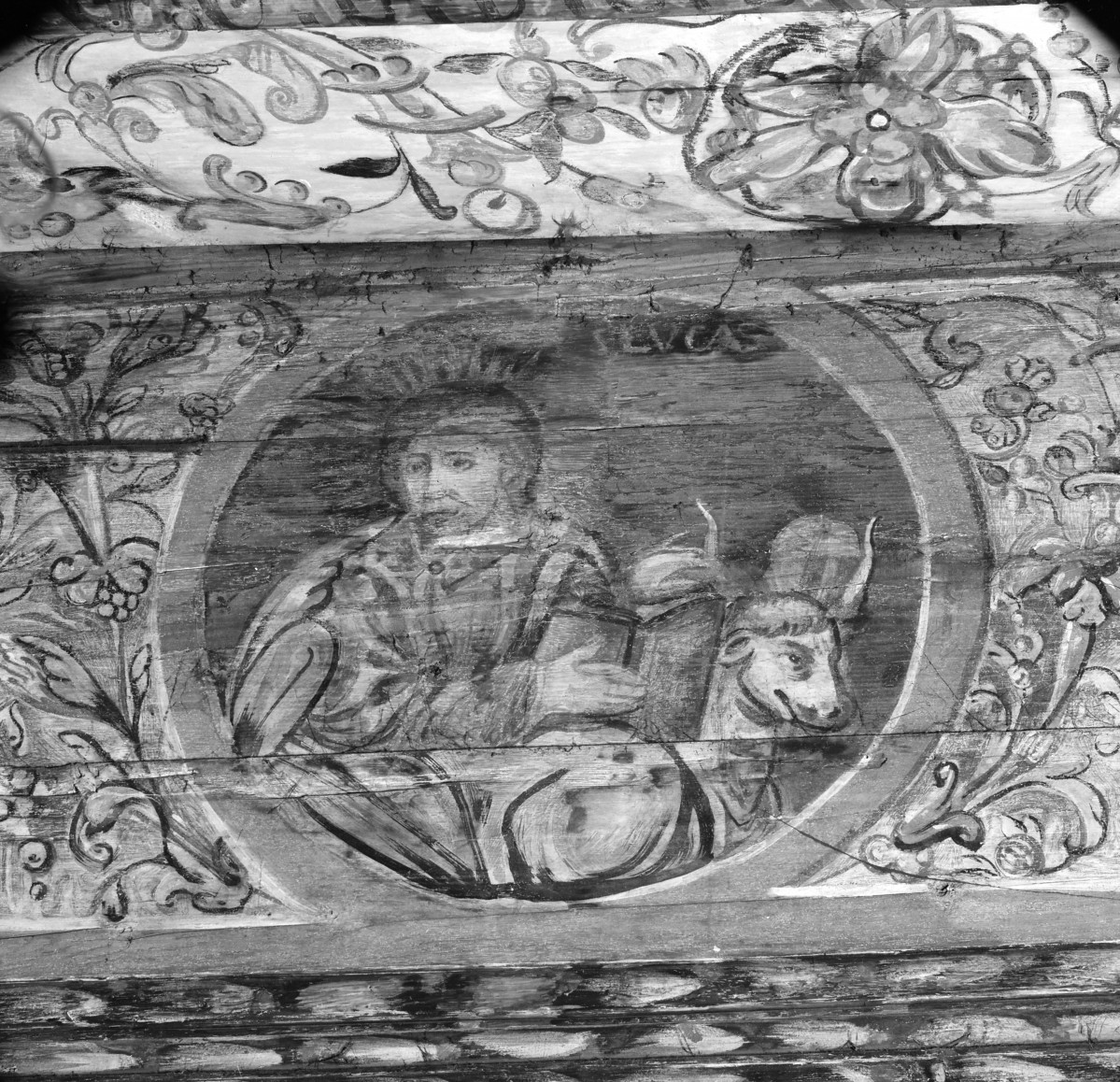 kościół pw. św. Michała Archanioła - nawa główna - zaskrzynienie północne - fragment polichromii z św. Łukaszem Ewangelistą, skan 1