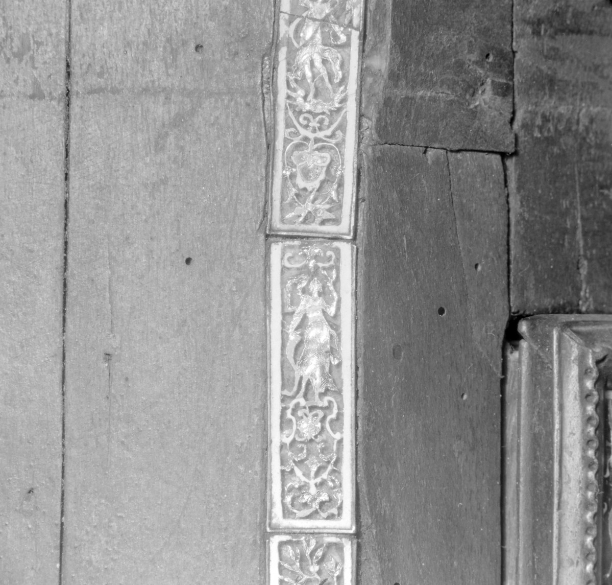 Kościół św. Józefa Oblubieńca i św. Antoniego z Padwy - tabernakulum z ok. 1740. Detale zdobienia., skan 1