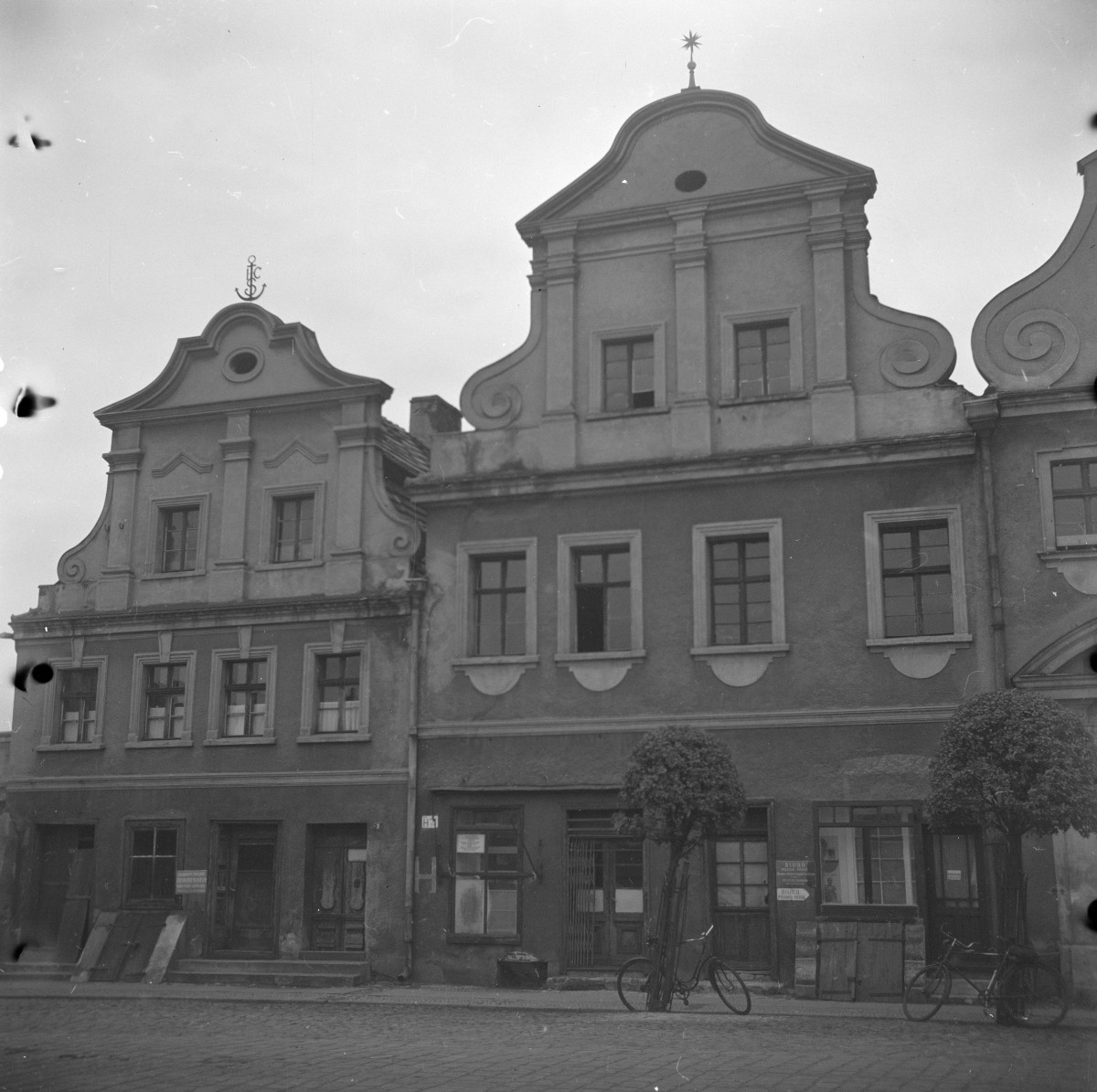 kamienice - elewacje frontowe, skan 1