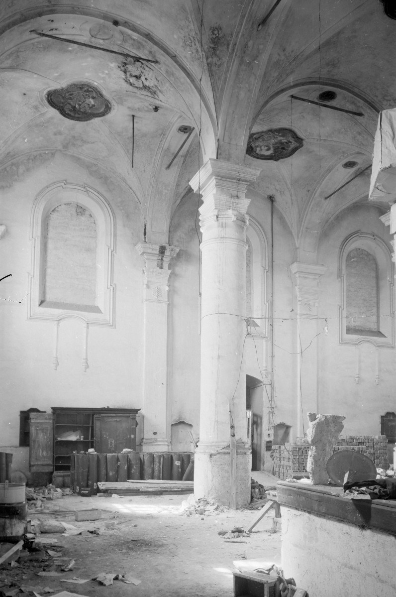 synagoga - wnętrze: fragment, skan 1