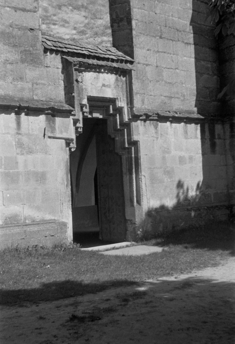 klasztor - portal główny, skan 1