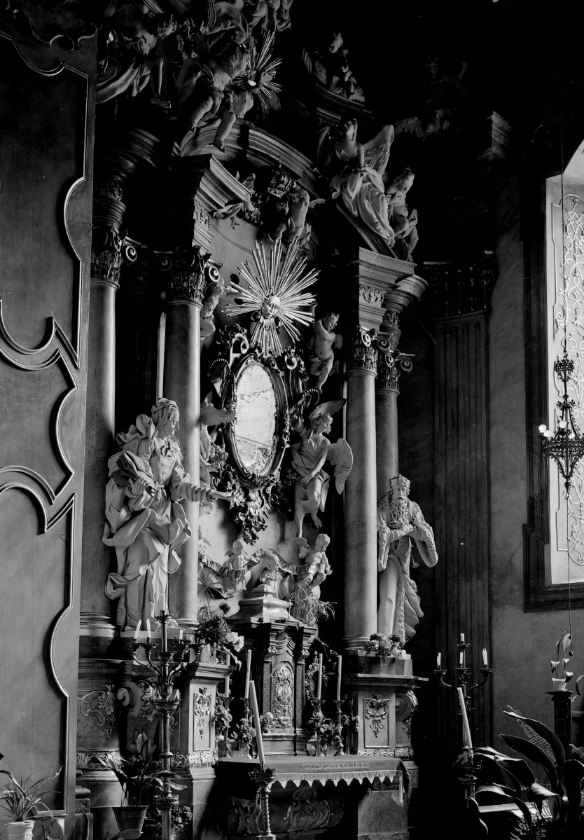katedra św. Stanisława i św. Wacława - kaplica Matki Bożej Świdnickiej (kaplica rzeźników), ołtarz, skan 1