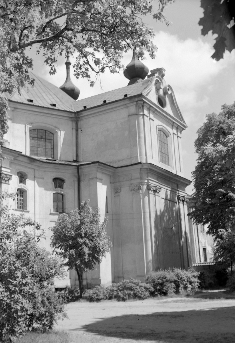 kościół pw. N.P.N.M.P - elewacja pd. , skan 1