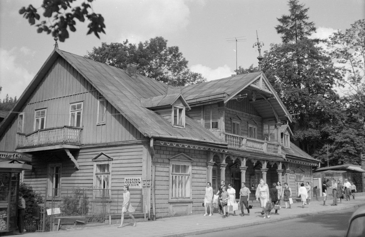 Willa "Romanówka" - elewacja frontowa, skan 1