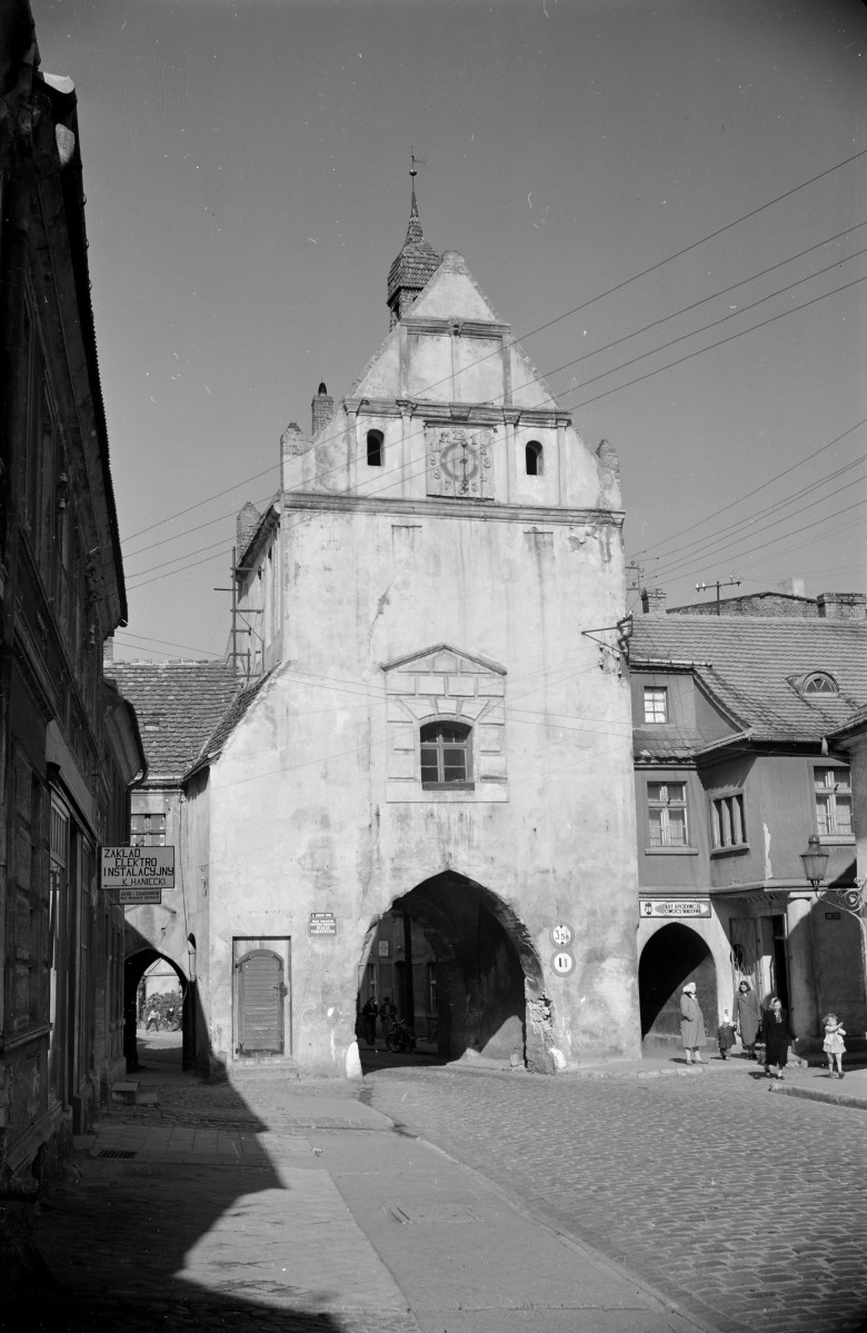 brama miejska - Kamienna Brama, skan 1