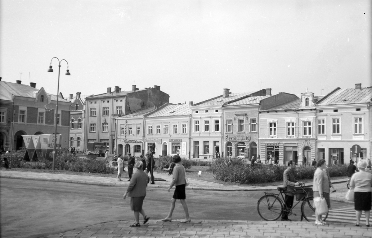 Pierzeja rynku część pd. Elewacje kamienic., skan 1