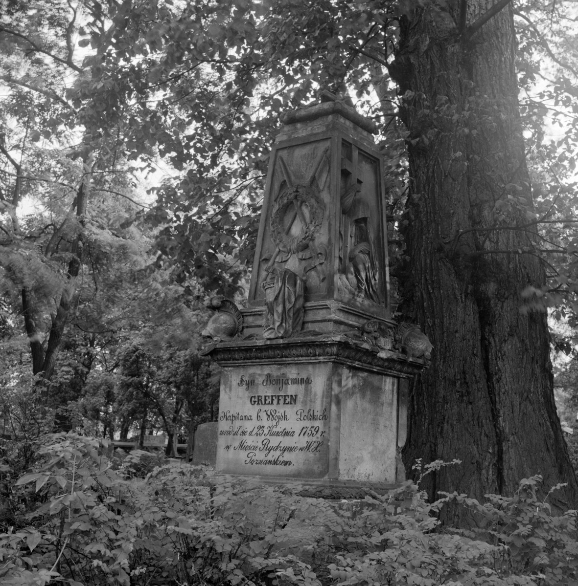 cmentarz ewangelicko-augsburski - nagrobek Wojciecha Greffena, skan 1